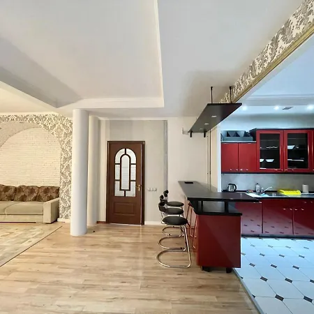 Apart, Komsomolskaya *